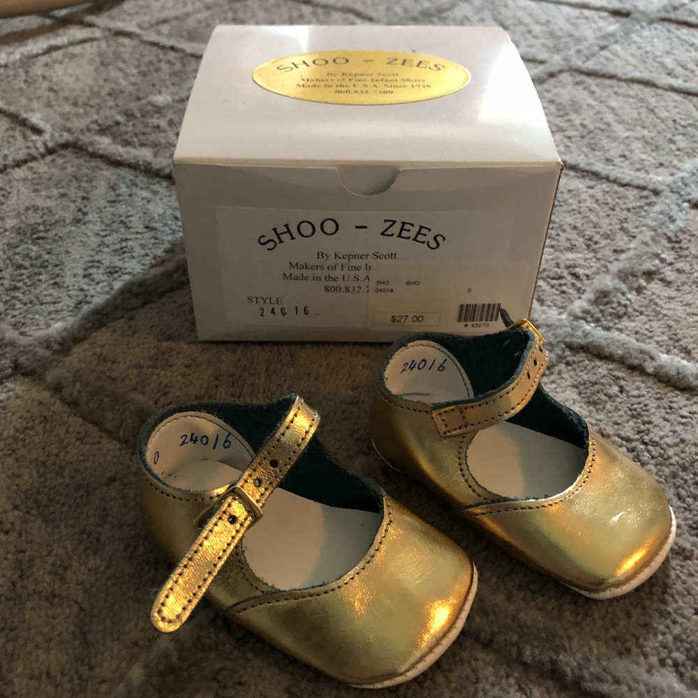 Shoo-Zees Gold Shoes with buckles